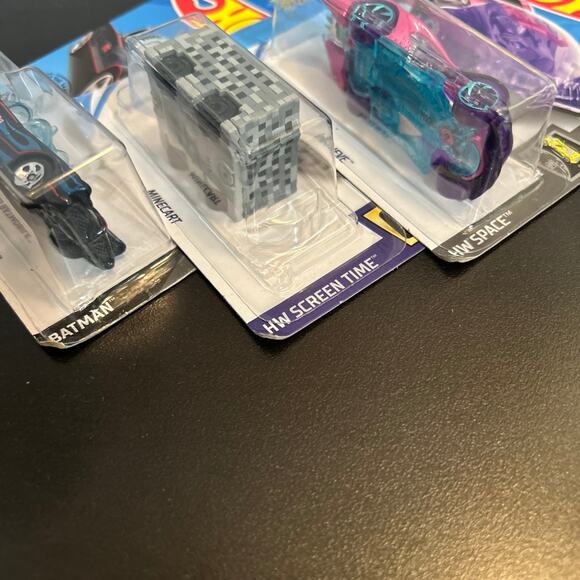 Lot of 8 Hot Wheels Cars New in Package 2017 Minecraft Batman Street Beasts HW - Picture 11 of 12